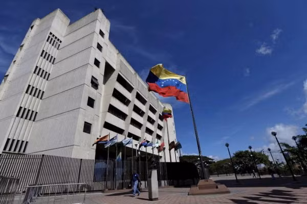 Tòa nhà Tòa án Tối cao của Venezuela bị thả lựu đạn ảnh 1