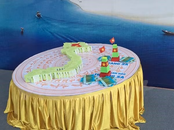 Nhìn lại những dấu ấn đặc biệt của sách Việt trong năm 2016 ảnh 3