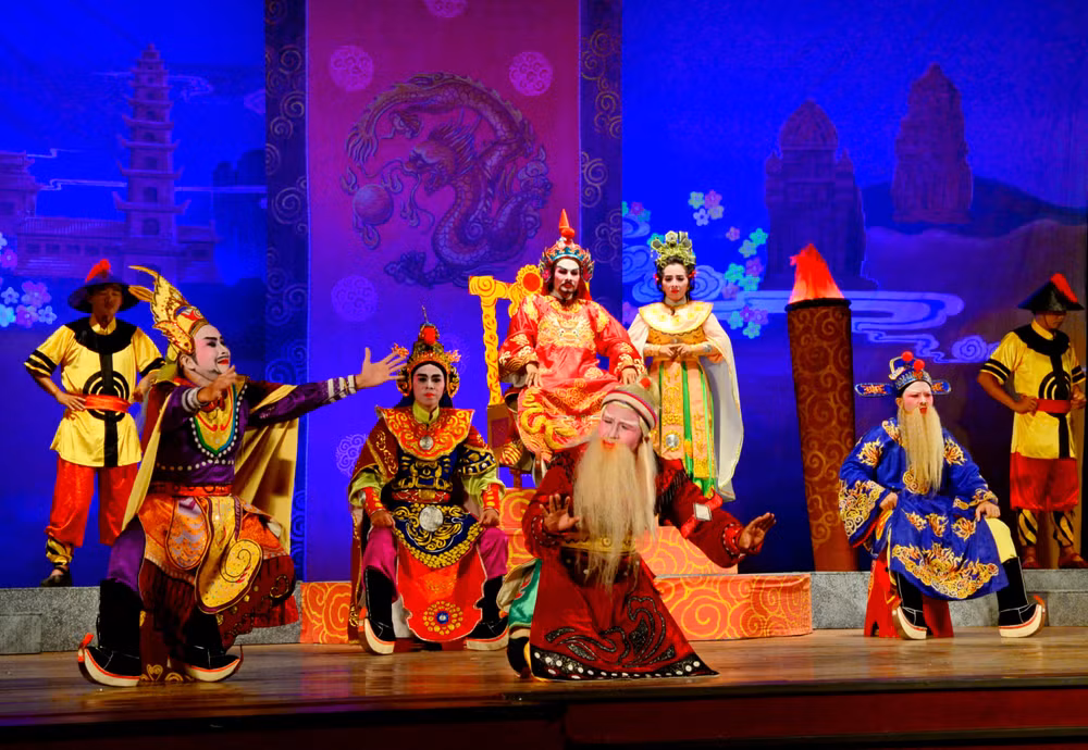 Sân khấu truyền thống (Traditional Stage) - Nguyễn Vĩnh Phan.jpg