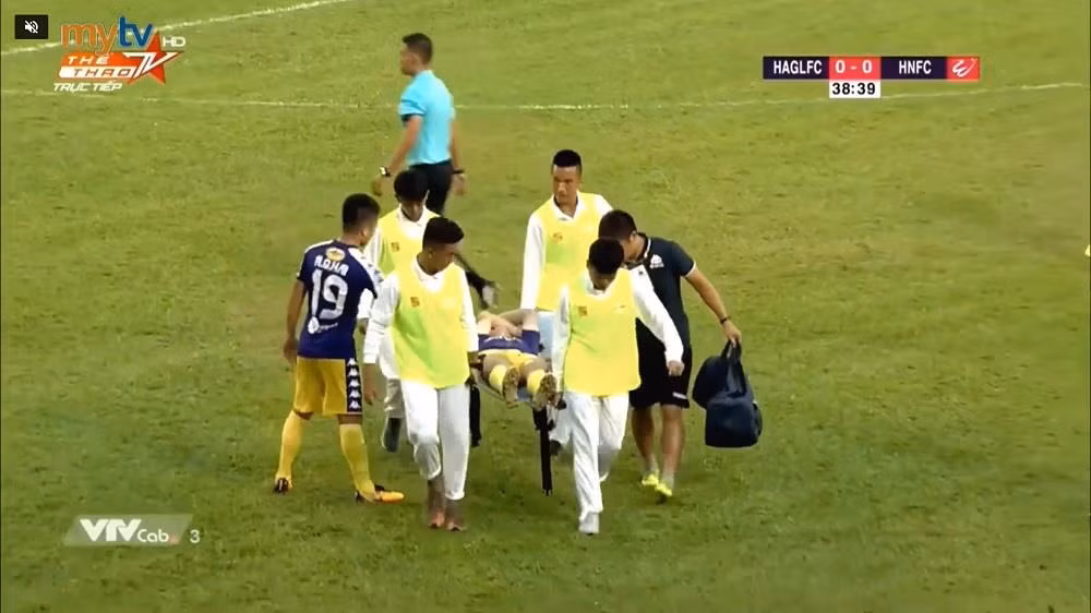 Trung vệ Đình Trọng bị chấn thương nặng, nguy cơ lỡ King's Cup 2019 ảnh 2