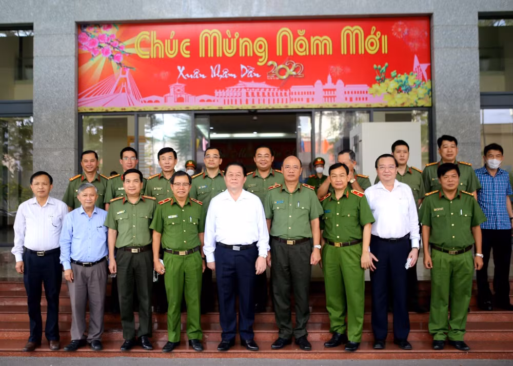Trưởng Ban Tuyên giáo TW thăm, chúc Tết tại Thành phố Hồ Chí Minh ảnh 1