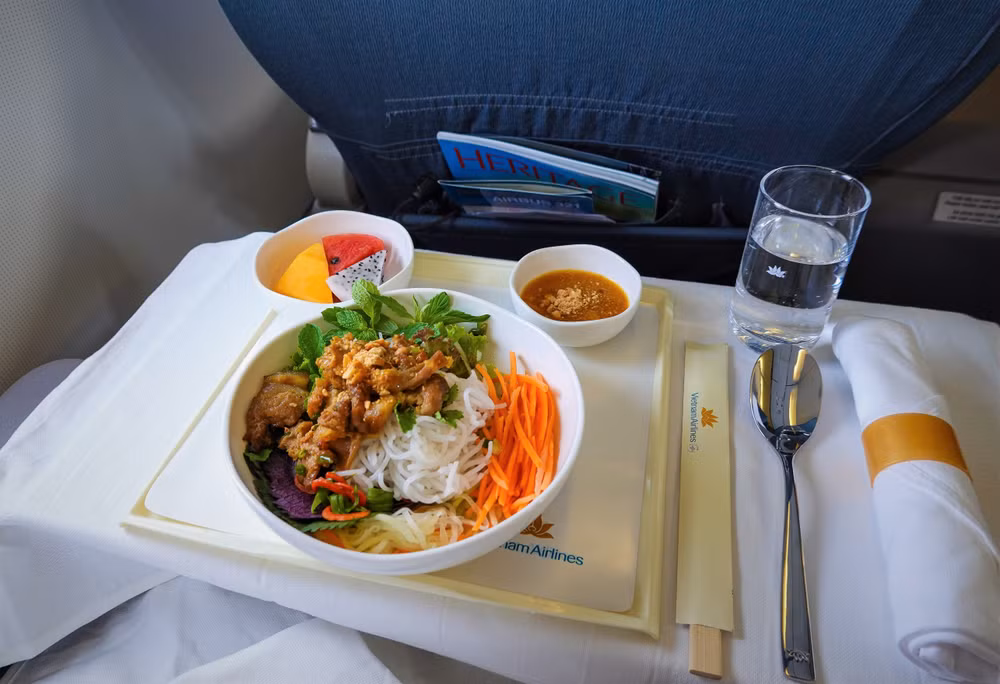 Hành khách Vietnam Airlines thưởng thức “bản giao hưởng ẩm thực” mới ảnh 9