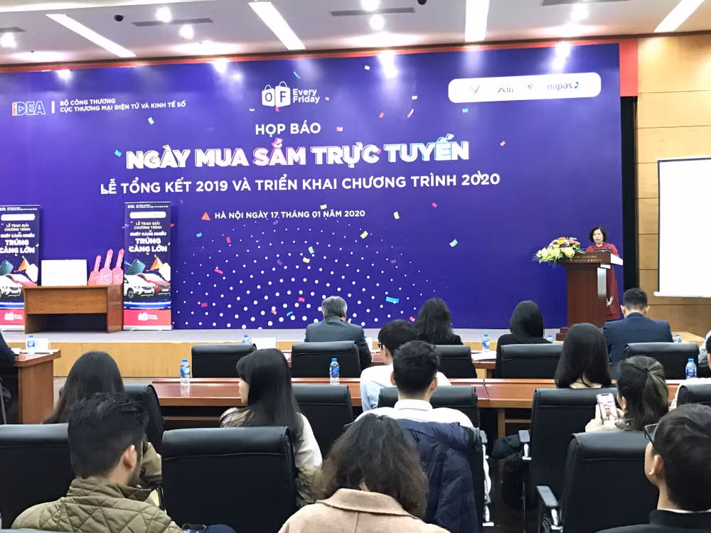 Khuyến mãi ''Chỉ có hàng chính hãng'' được tổ chức thứ Sáu hàng tuần ảnh 2