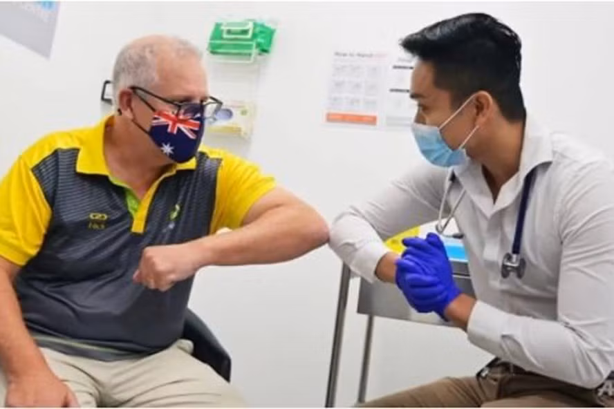 COVID-19: Australia bắt đầu tiêm chủng, Nhật Bản nhận lô vắcxin thứ 2 ảnh 1