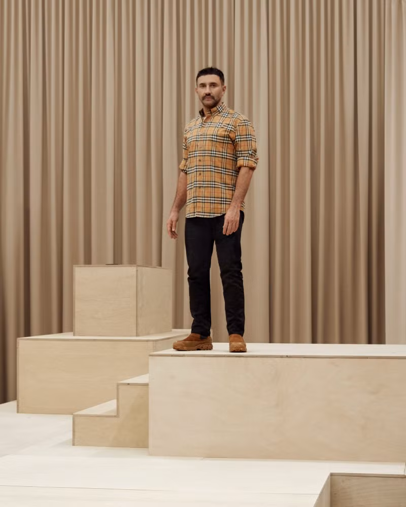 Burberry Thu Đông 2021 - Những sáng tạo thiết thực cho người mộng mơ ảnh 2
