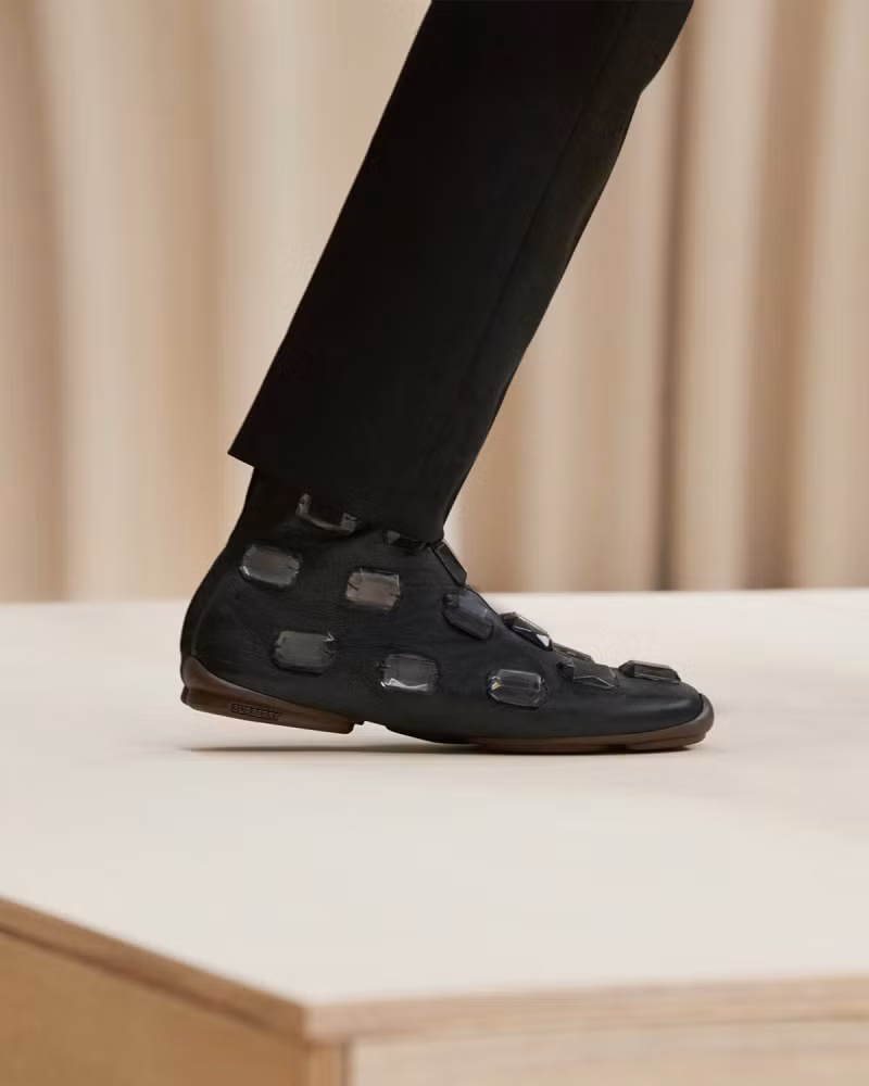 Burberry Thu Đông 2021 - Những sáng tạo thiết thực cho người mộng mơ ảnh 6