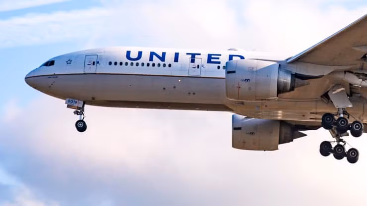 Mỹ: Máy bay Boeing 777 hạ cánh an toàn sau khi bị lỗi động cơ ảnh 1