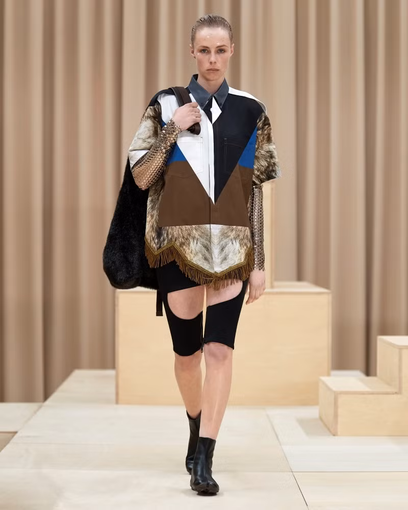 Burberry Thu Đông 2021 - Những sáng tạo thiết thực cho người mộng mơ ảnh 20