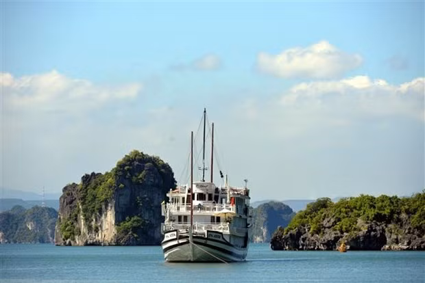 Những địa điểm du lịch tâm linh, nghỉ dưỡng nổi tiếng của Quảng Ninh ảnh 3