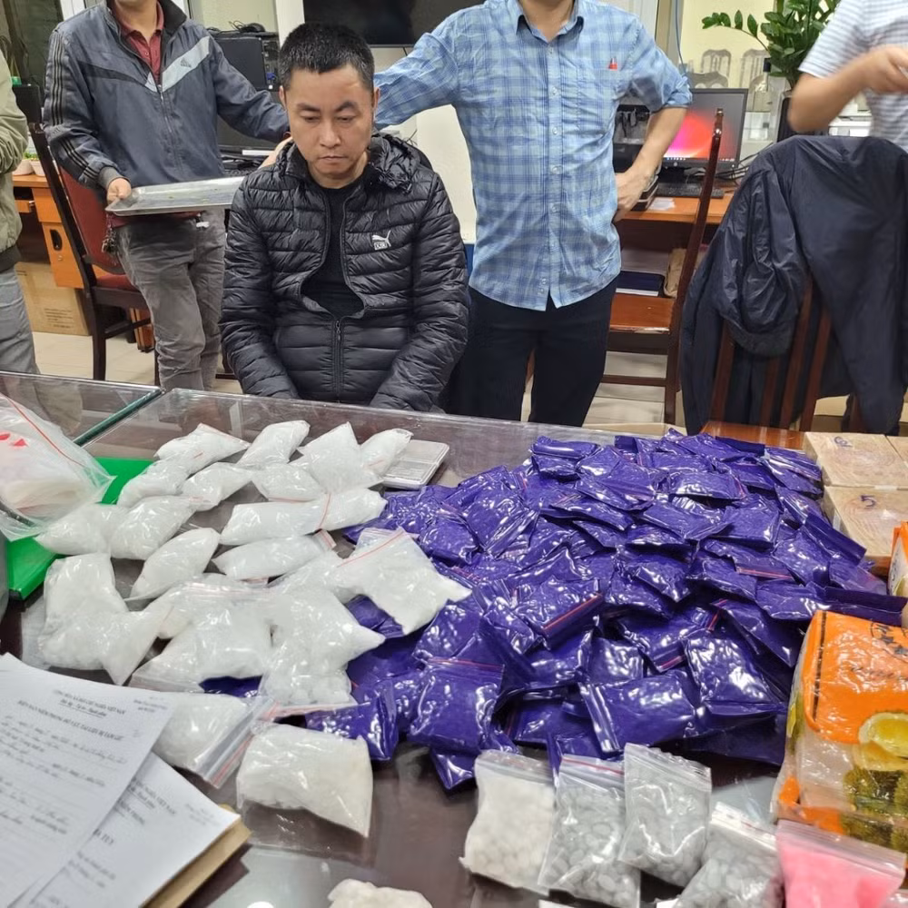 ttxvn_ha_noi_bat_giu_o_nhom_mua_ban_ma_tuy_voi_so_luong_lon_17-04-2.jpg