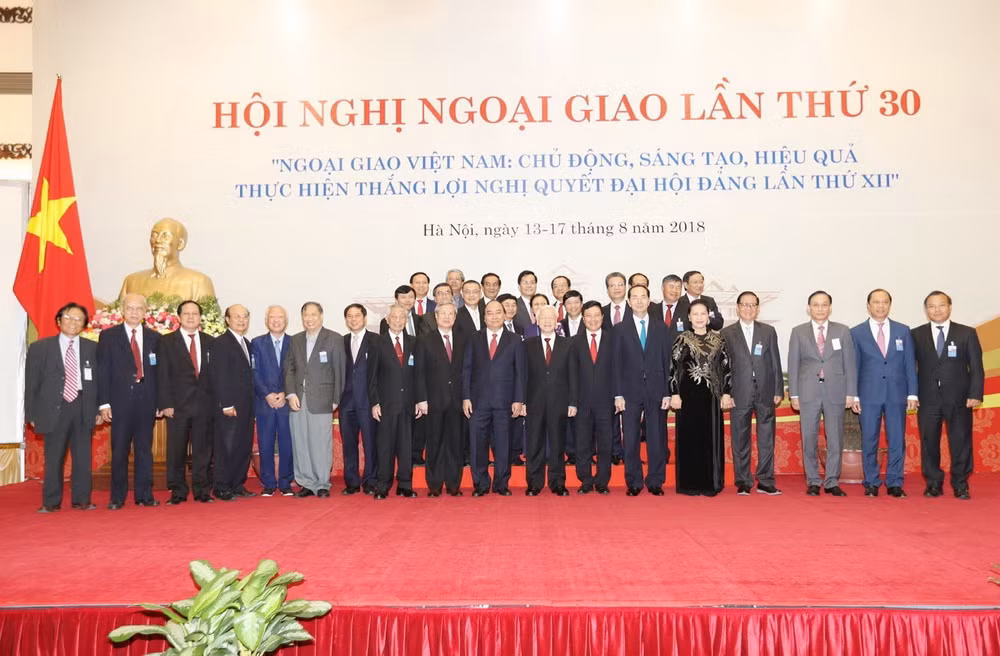 Đẩy mạnh ba trụ cột quan trọng của ngành ngoại giao Việt Nam ảnh 1