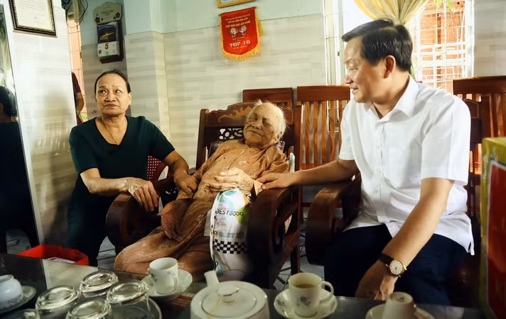 Phó Thủ tướng thăm Mẹ Việt Nam Anh hùng, thân nhân liệt sỹ ở Quảng Nam ảnh 1