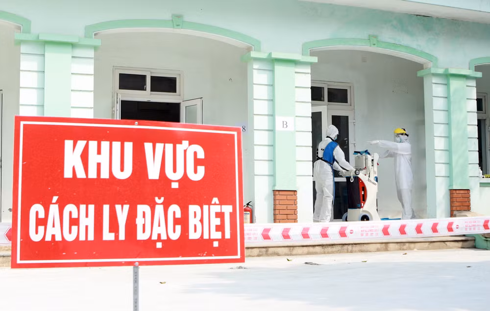 [Photo] Những chiến sỹ nơi tuyến đầu chống dịch COVID-19 ở Bình Xuyên ảnh 12