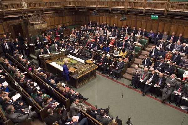 Hạ viện Anh bác kiến nghị của bà May về Brexit: Tín hiệu báo nguy ảnh 2