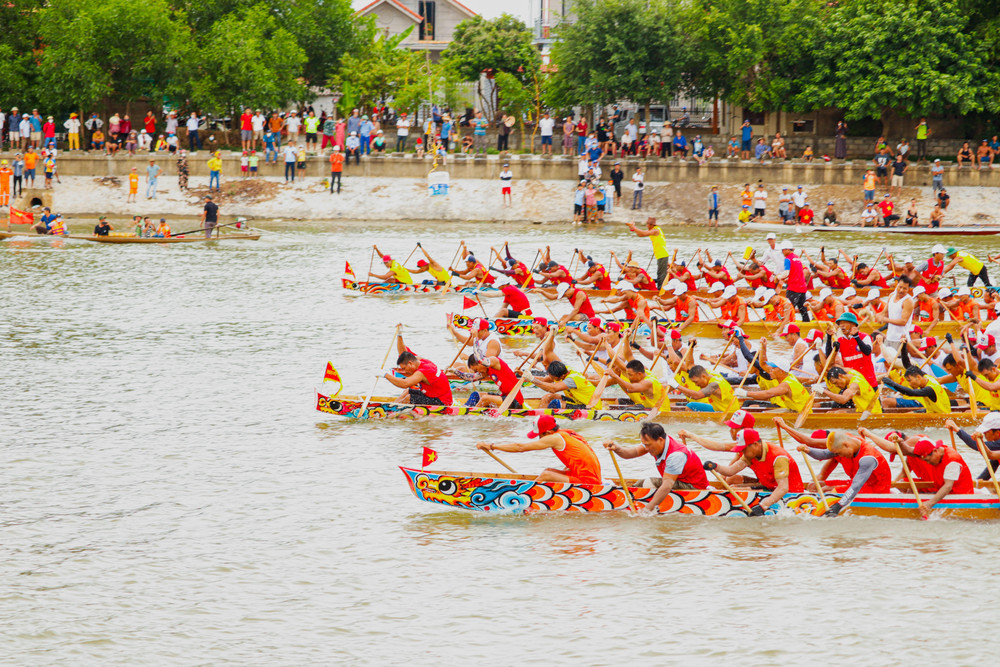 Đua thuyền truyền thống Lệ Thủy - Không chỉ đơn giản là một lễ hội |  Vietnam+ (VietnamPlus)