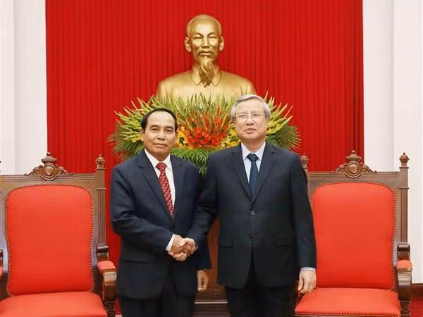Giữ gìn, vun đắp cho mối quan hệ đặc biệt Việt Nam-Lào ảnh 1