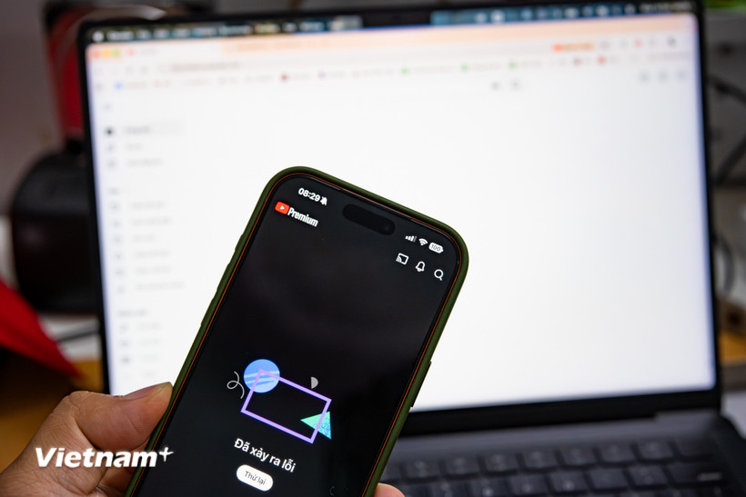 Trang chủ YouTube bất ngờ trống trơn, không hiện video trong ngày Mùng 2 Tết