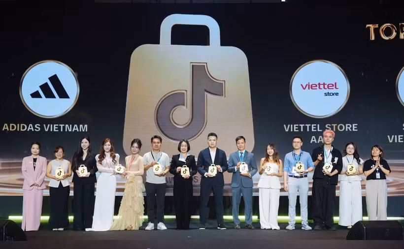 Viettel Store được vinh danh tại TikTok Shop Summit Vietnam 2026 