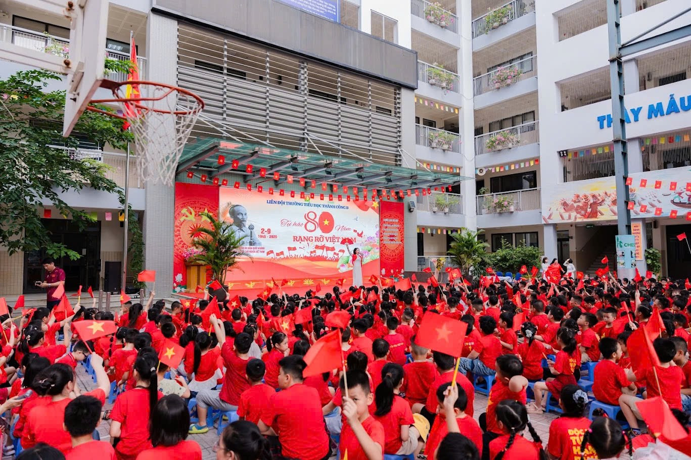 Trường Tiểu học Thành Công B tổ chức Ngày hội “Tự hào 80 năm - Rạng rỡ Việt Nam” chào mừng Quốc khánh 2-9. (Ảnh: NTCC)