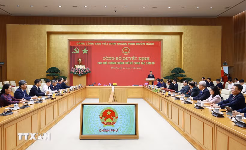 Lễ công bố quyết định của Thủ tướng Chính phủ về công tác cán bộ đối với Bộ Nội vụ và Bộ Dân tộc và Tôn giáo. (Ảnh: Dương Giang/TTXVN)