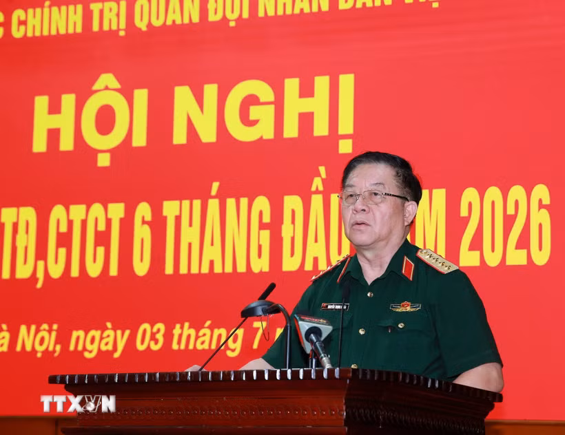 Đại tướng Nguyễn Trọng Nghĩa, Ủy viên Bộ Chính trị, Bí thư Trung ương Đảng, Chủ nhiệm Tổng cục Chính trị Quân đội nhân dân Việt Nam phát biểu chỉ đạo. (Ảnh: Trọng Đức/TTXVN)