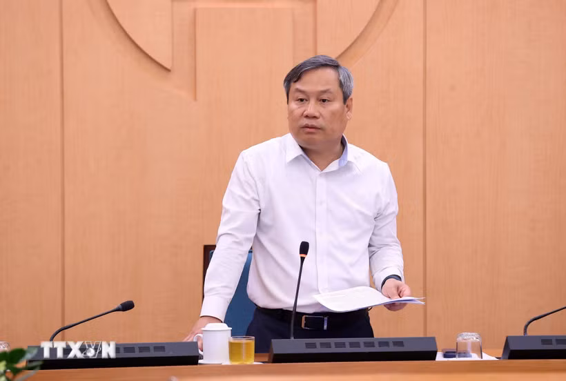 Chủ tịch Ủy ban Nhân dân Thành phố Hà Nội Vũ Đại Thắng phát biểu chỉ đạo cuộc họp. (Ảnh: Văn Điệp/TTXVN)