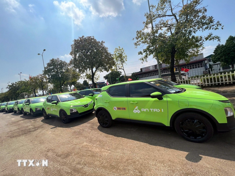 Xe taxi sử dụng điện. (Nguồn: TTXVN)