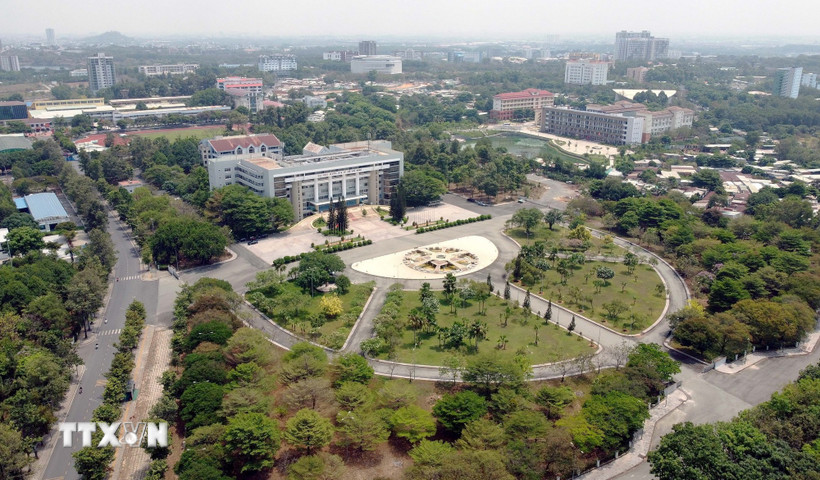 Khu nhà điều hành Đại học quốc gia Thành phố Hồ Chí Minh. (Ảnh: Trung Tuyến/TTXVN)
