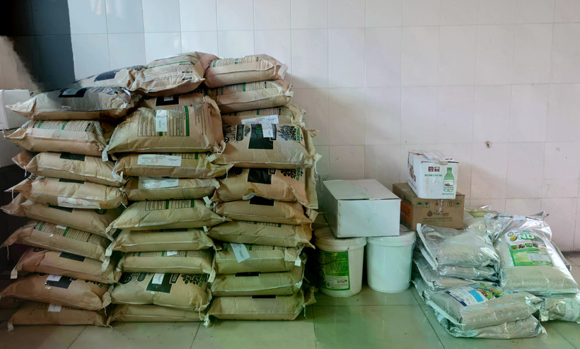 Phân bón giả cơ quan chức năng thu giữ. (Ảnh: Công an thành phố Cần Thơ)