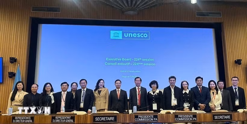 Đoàn Việt Nam tham dự Kỳ họp Hội đồng Chấp hành lần thứ 224 của UNESCO. (Ảnh: TTXVN phát)