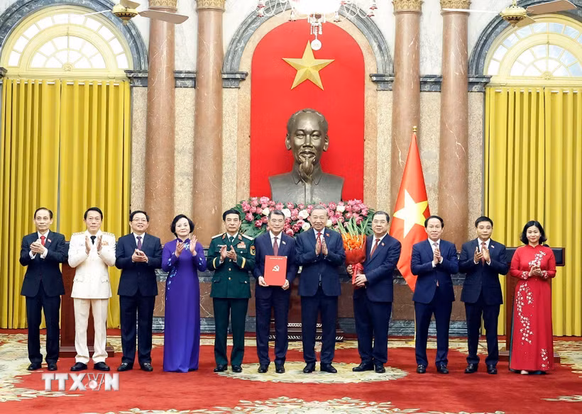 Tổng Bí thư, Chủ tịch nước trao Quyết định bổ nhiệm các thành viên Chính phủ
