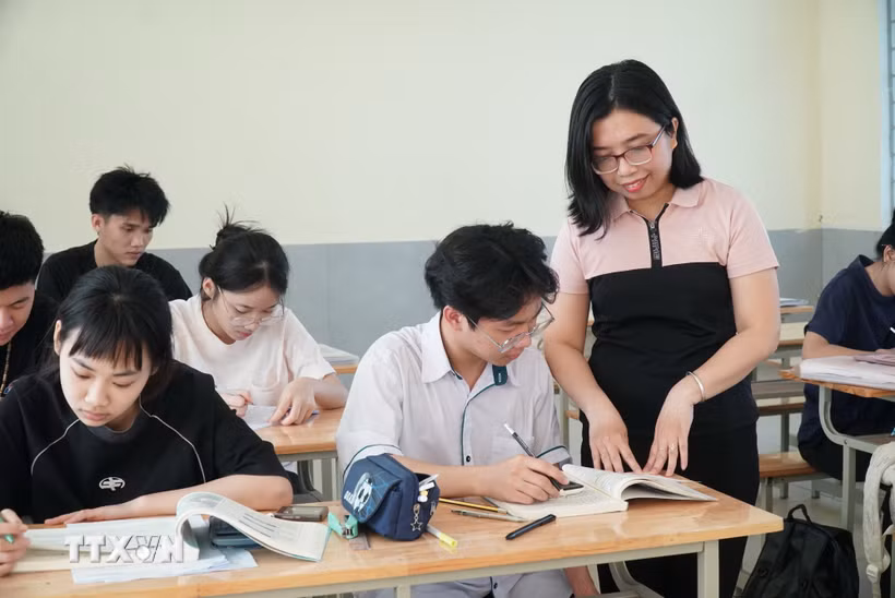 Hiện nay, việc lựa chọn môn thi tốt nghiệp THPT của học sinh đang có sự điều chỉnh theo hướng gắn liền với tổ hợp xét tuyển của các trường đại học và yêu cầu của thị trường lao động. (Ảnh: Bích Huệ/TTXVN)