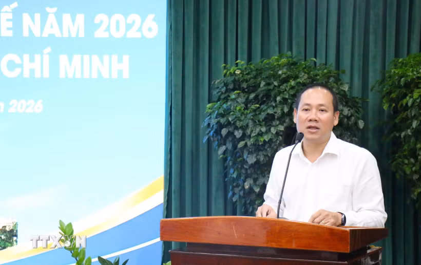 Ông Nguyễn Khắc Hoàng, Trưởng Thống kê Thành phố Hồ Chí Minh, báo cáo kết quả Tổng điều tra kinh tế năm 2026. (Ảnh: Liên Sơn/TTXVN)