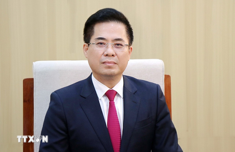 Phó Bí thư Tỉnh ủy, Chủ tịch Ủy ban nhân dân tỉnh Quảng Ngãi Nguyễn Hoàng Giang trả lời phóng viên Thông tấn xã Việt Nam. (Ảnh: Phạm Cường/TTXVN)