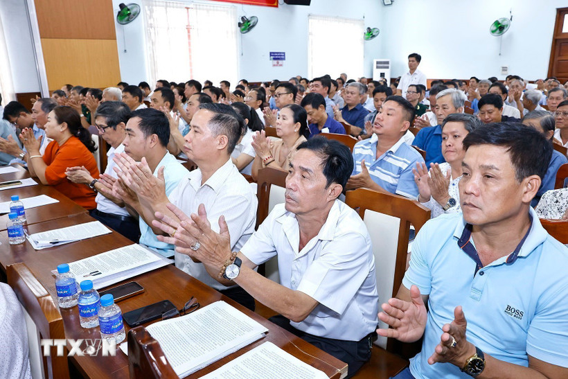 Cử tri xã Bà Điểm, Thành phố Hồ Chí Minh. (Ảnh: Doãn Tấn/TTXVN)