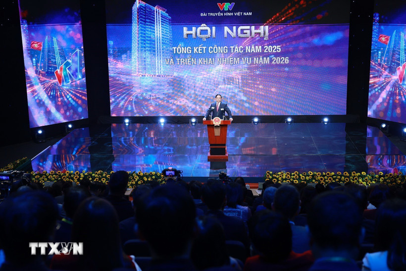 Thủ tướng Phạm Minh Chính phát biểu chỉ đạo Hội nghị tổng kết năm 2025 và triển khai nhiệm vụ 2026 của Đài Truyền hình Việt Nam. (Ảnh: Dương Giang/TTXVN)