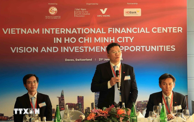 Ông Hoàng Nguyên Dinh, Phó Chủ tịch UBND Thành phố Hồ Chí Minh, phát biểu tại sự kiện “Trung tâm Tài chính Quốc tế Việt Nam tại Thành phố Hồ Chí Minh: Tầm nhìn và Cơ hội đầu tư. (Ảnh: Anh Hiển/TTXVN)