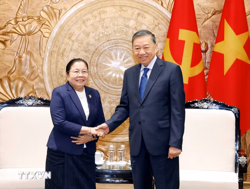 Tổng Bí thư, Chủ tịch nước Tô Lâm tiếp Trưởng Ban Tổ chức Trung ương Đảng Nhân dân Cách mạng Lào Sisay Leudetmounsone. (Ảnh: Thống Nhất/TTXVN)