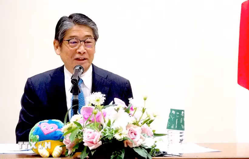 Đại sứ Nhật Bản tại Việt Nam Ito Naoki phát biểu tại buổi gặp gỡ báo chí Việt Nam trước thềm chuyến thăm chính thức Việt Nam của Thủ tướng Nhật Bản Takaichi Sanae. (Ảnh: Lâm Đức/TTXVN)