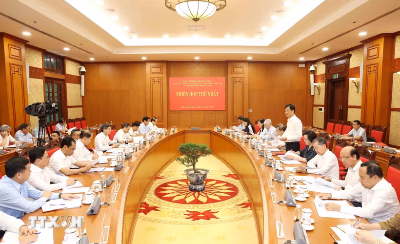 Phiên họp thứ Nhất của Ban Chỉ đạo Trung ương về sơ kết 1 năm vận hành bộ máy của hệ thống chính trị và chính quyền địa phương 2 cấp. (Ảnh: Phương Hoa/TTXVN)