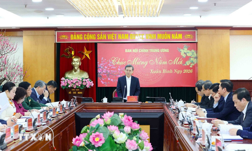 Ông Lê Minh Trí, Ủy viên Bộ Chính trị, Bí thư Trung ương Đảng, Trưởng Ban Nội chính Trung ương, Phó Trưởng Ban Thường trực Ban Chỉ đạo Trung ương về phòng chống lãng phí, tiêu cực chủ trì cuộc họp. (Ảnh: Phương Hoa/TTXVN)