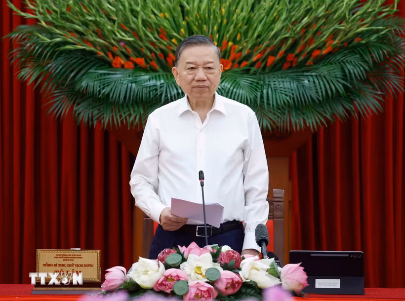 Tổng Bí thư, Chủ tịch nước Tô Lâm, Trưởng Ban Chỉ đạo Trung ương về tổng kết thực tiễn và nghiên cứu sửa đổi, bổ sung Điều lệ Đảng phát biểu chỉ đạo. (Ảnh: Thống Nhất/TTXVN)