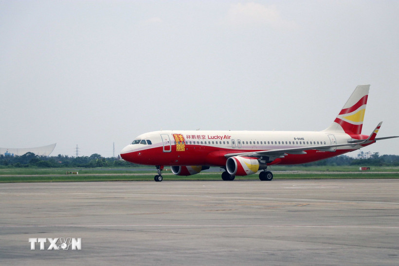 Tàu bay hoạt động tại Cảng Hàng không quốc tế Cát Bi, Hải Phòng. (Ảnh: Hoàng Ngọc/TTXVN)