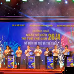 Nghi thức bấm nút chính thức phát động phong trào hưởng ứng Ngày Sở hữu trí tuệ thế giới 2026. (Ảnh: Sở Khoa học và Công nghệ Hà Nội)