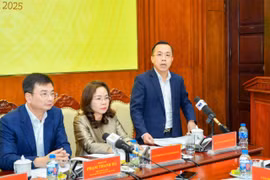 Ông Lê Hoàng Chính Quang, Cục trưởng Cục Công nghệ thông tin thông tin Ngân hàng Nhà nước chia sẻ tại họp báo. (Ảnh: Vietnam+)