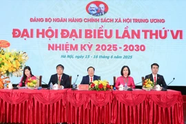Đoàn Chủ tịch điều hành Đại hội. (Ảnh: Vietnam+)