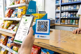 Vietcombank mở rộng thanh toán QR xuyên biên giới tới Nhật Bản và Hồng Kông. (Ảnh: Vietnam+)
