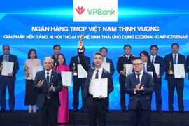 Đại diện VPBank nhận giải tại Vietnam Digital Awards 2025. (Ảnh: Vietnam+)
