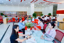 Kết thúc năm 2025, dư nợ của HD SAISON tăng 21,2%, lợi nhuận trước thuế của Công ty cũng đạt 1.390 tỷ đồng. (Ảnh: Vietnam+)