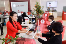 Agribank tri ân khách hàng với hơn 13.700 phần quà nhân sinh nhật 37 năm. (Ảnh: Vietnam+)